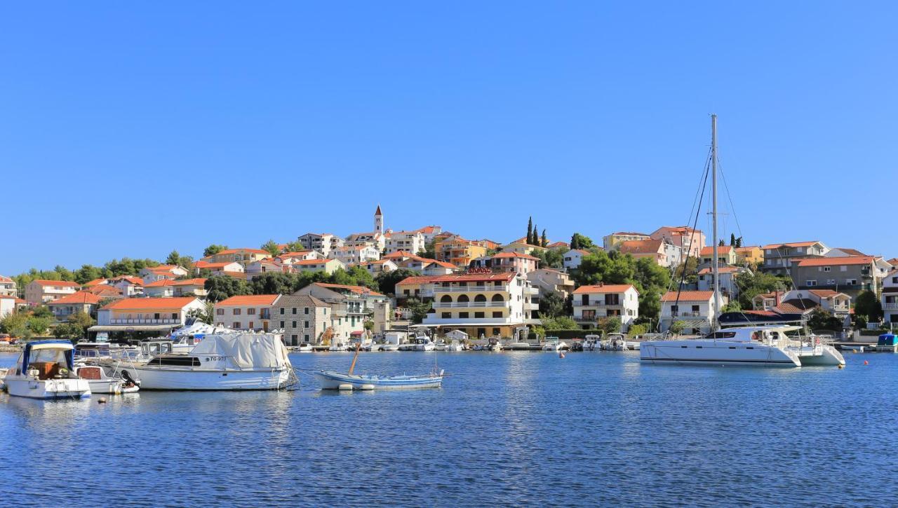 Apartments By The Sea Seget Vranjica, Trogir - 7508 Extérieur photo